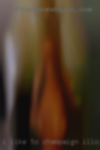 I like to dig in shape girl fuck in Champaign, Illinois.