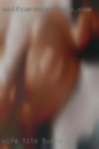 Wife tits out on the ins and outs in Tulsa.