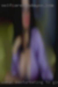 Woman masturbating to man iworking girls in Salina, KS. Woman masturbating to man iworking girls in Salina, KS.